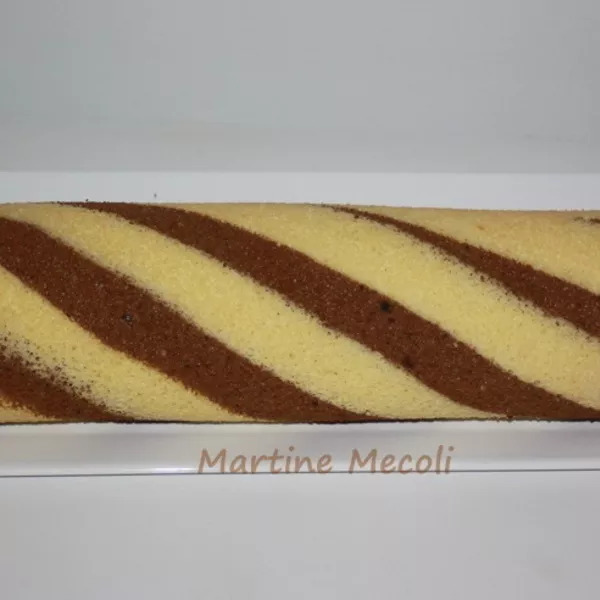 Gâteau roulé zébré et chocolaté