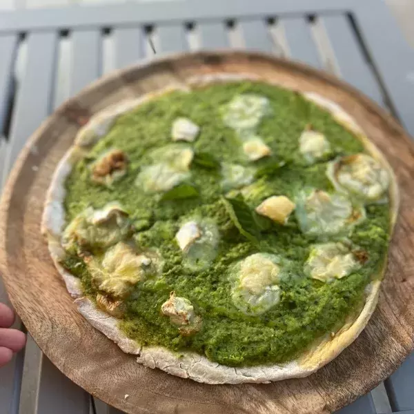 Pizza toute verte courgette chèvre