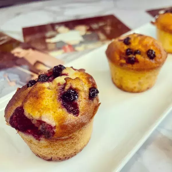 Mini muffins à la framboise et myrtilles 