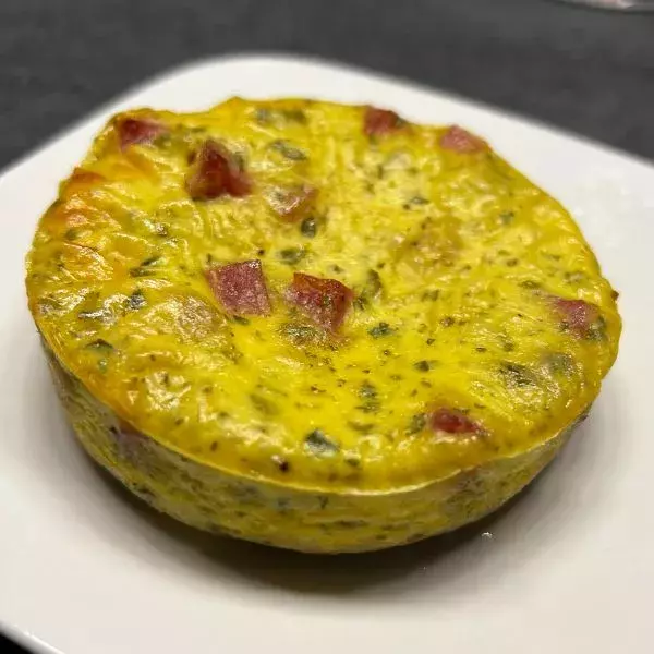 Tartelettes soufflées au jambon et gruyère