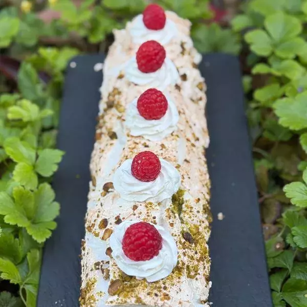 Roulé aux blancs d'oeufs et framboises
