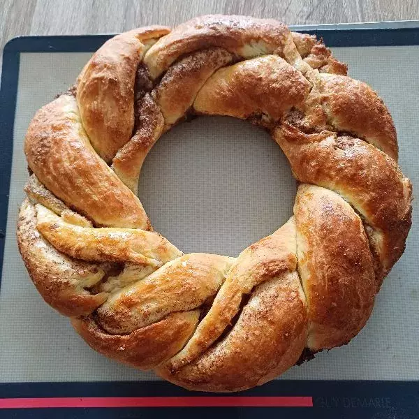 Brioche torsadée cannelle 