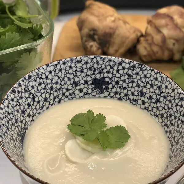 Crème de topinambours au lait de coco et coriandre