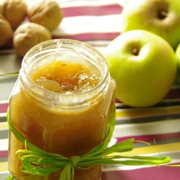 Confiture de pommes aux noix