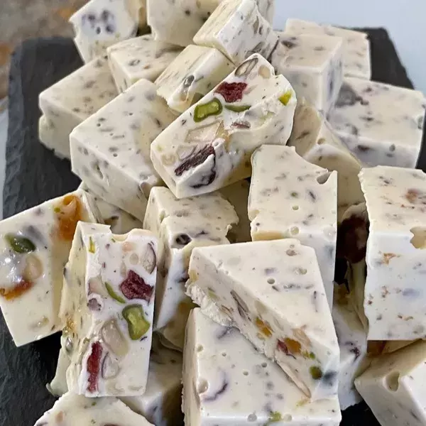 NOUGAT DE CAMEMBERT EN CUBES