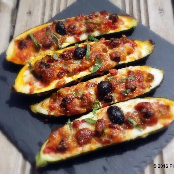 Courgette façon pizza au chorizo et mozzarella