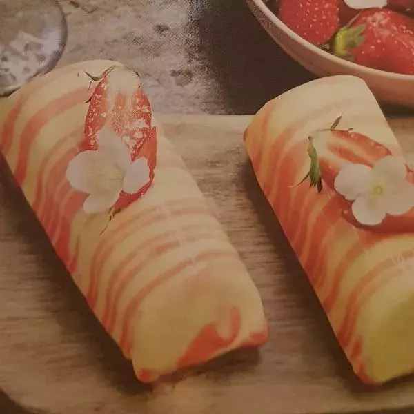 Bûche au chocolat blanc et fruits rouges