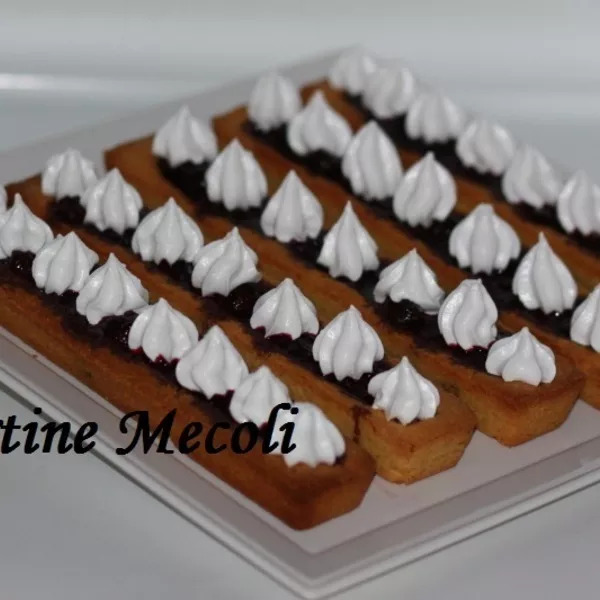 Tartelettes aux myrtilles meringuées