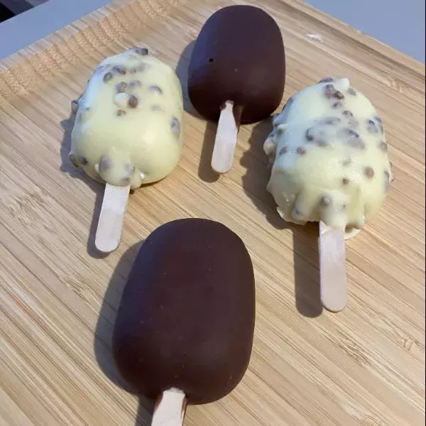 Glaçage craquant pour bâtonnets glacés (style "coque magnum"
