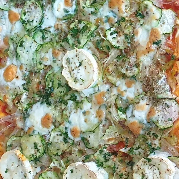 Pizza poireau-courgette-chèvre