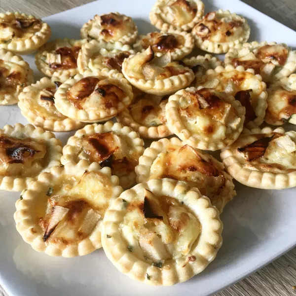 Minis tartelettes poire camembert miel