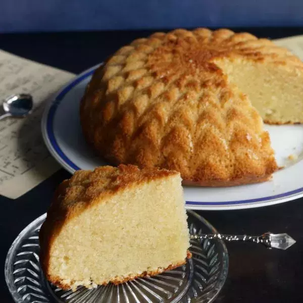 Gâteau moelleux à l'amande et à la vanille