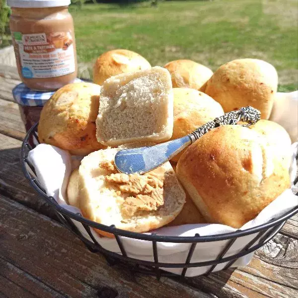 Petits pain au lait Ribot (buttermilk buns)