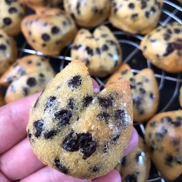 Boutons de madeleines aux pépites de chocolat