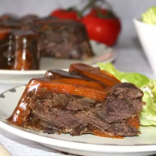 Terrine de joues de boeuf en gelée