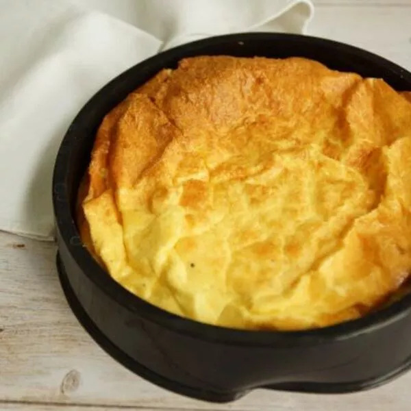 Omelette soufflée au fromage