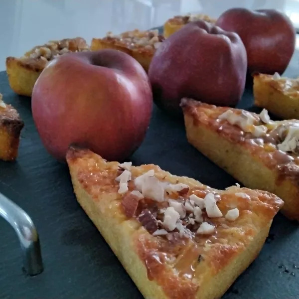 Triangle aux pommes caramel et noisettes