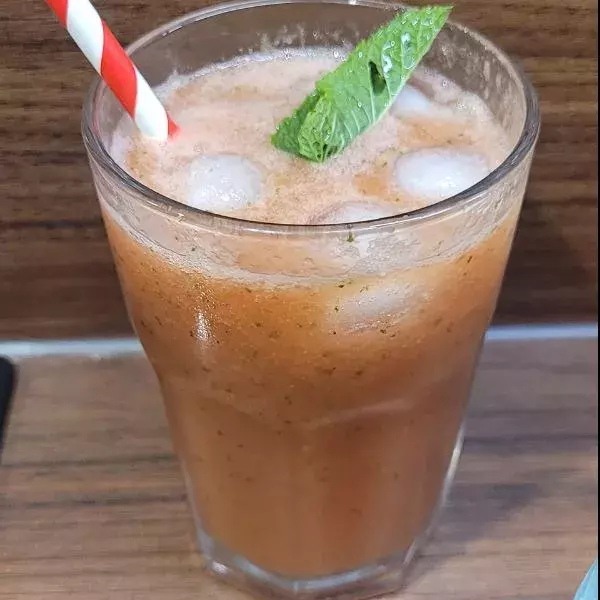 Mocktail à la pastèque et à la menthe