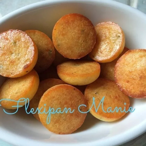 Petites bouchées au parmesan et romarin