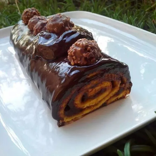 Bûche: le biscuit à la poudre d'amandes