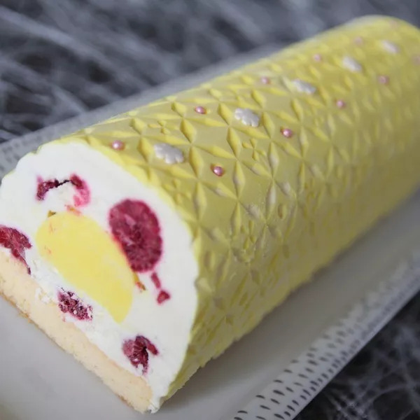 Bûche citron framboise (Laponie)