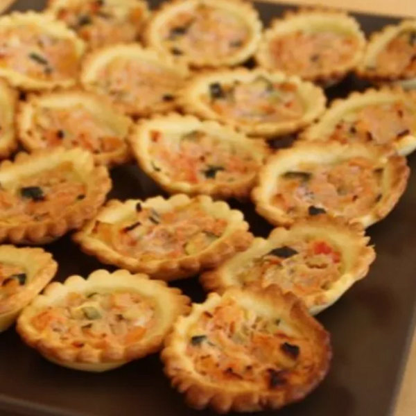 Mini tartelettes aux courgettes dans le moule mini tartelettes FP 2413