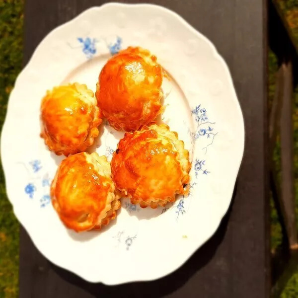 Feuilletés apéro chèvre tomates séchées