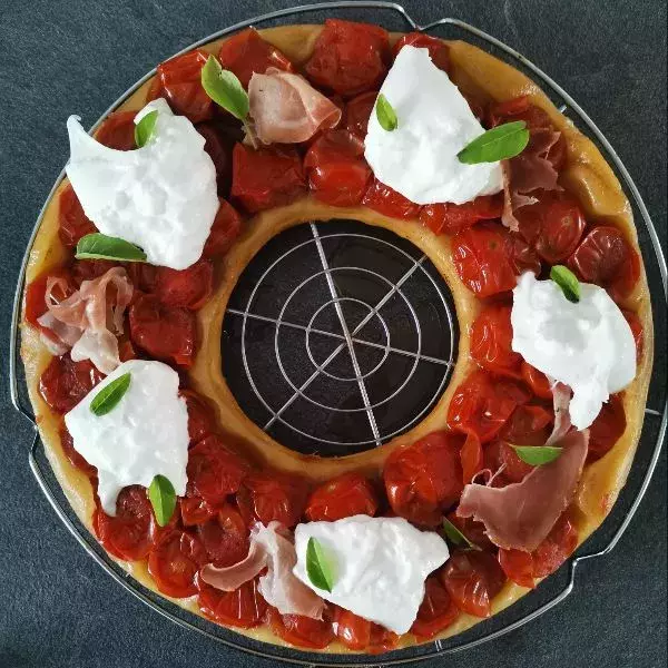 Tarte tatin tomates cerises & buratta 