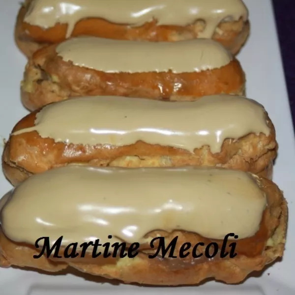 Eclairs au café