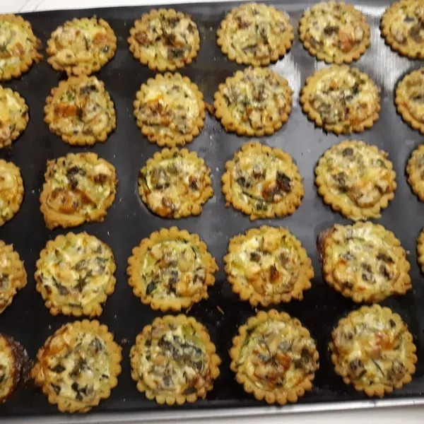 Mini tartelettes aux courgettes et fourme d'Ambert