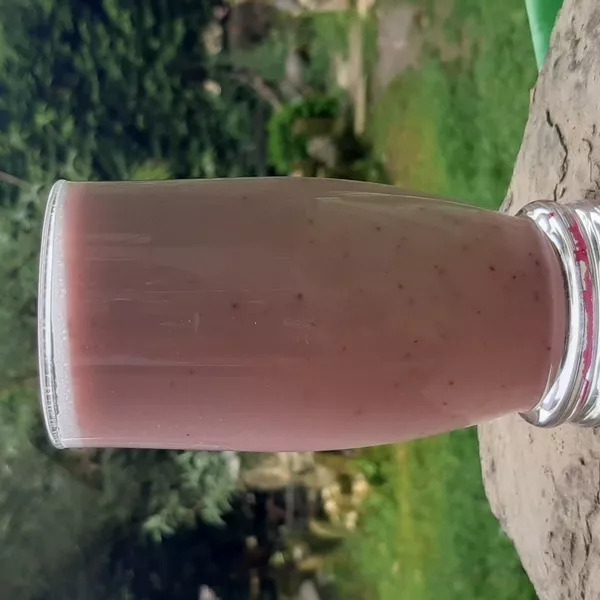 Smoothie à la fraise et au lait d amandes maison