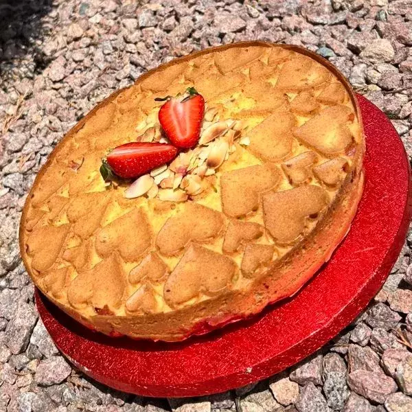 Gâteau moelleux rhubarbe et fraise