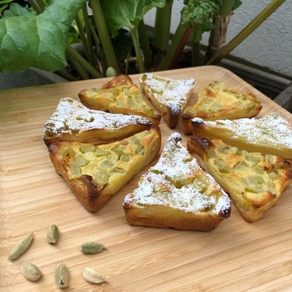 Clafoutis rhubarbe cardamome