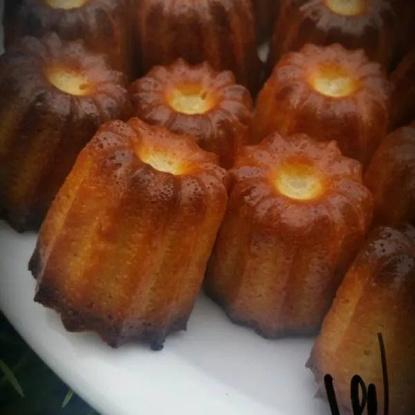 Cannelés bordelais