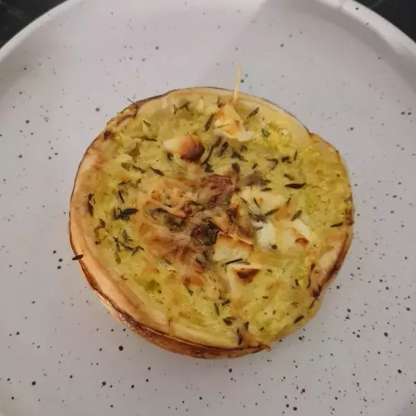 Mini quiche courgette fêta moutarde 