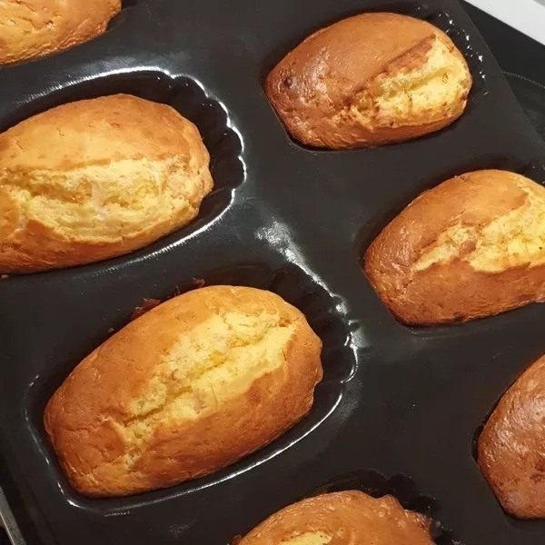 grandes madeleines salées au bacon et cheddar