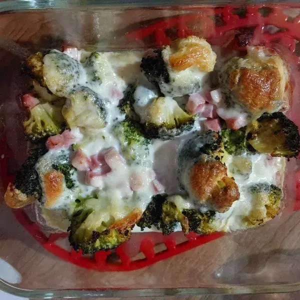 GRATIN DE BROCOLI AU JAMBON ET MOZZA