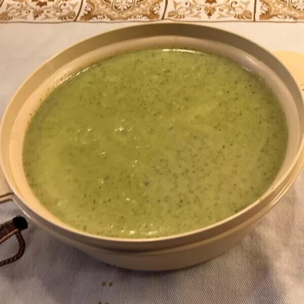 Velouté de courgettes au Tartare ail et fines herbes