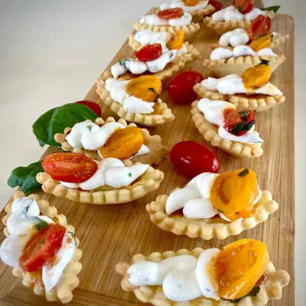 Tartelettes au chèvre et tomates cerises