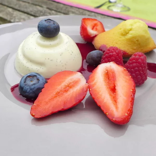 Panna cotta vanille et fruits rouges