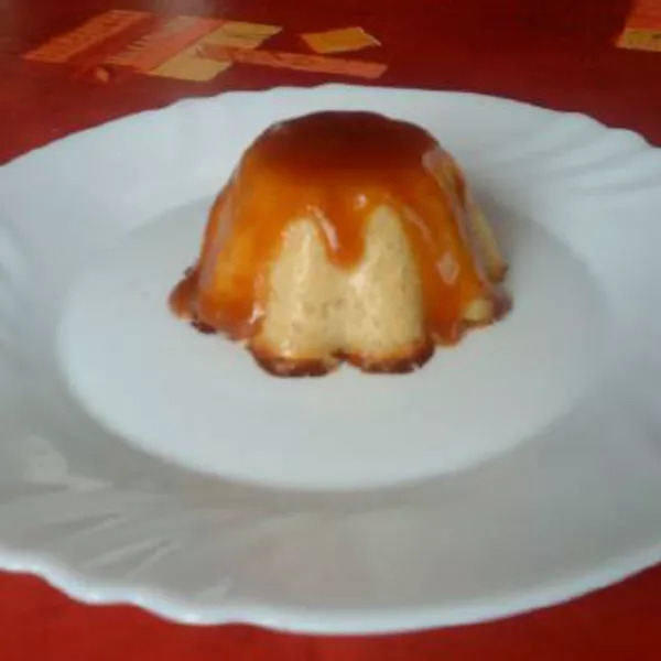 Flans légers à la compote de pommes et son coulis de caramel au beurre salé