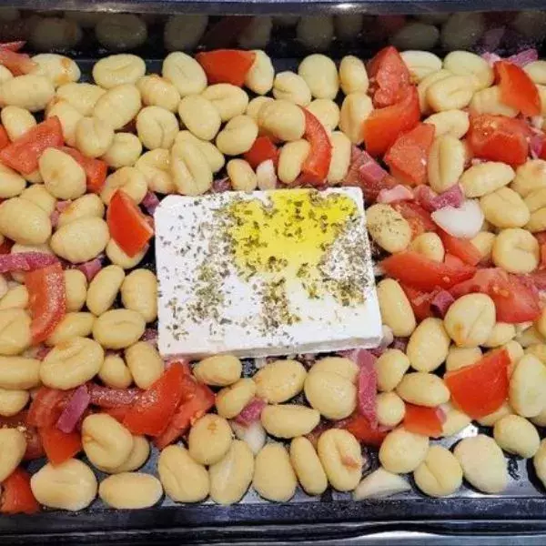 Feta rôtie gnocchis et tomates