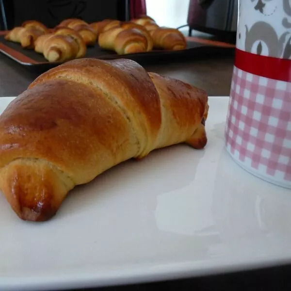 Croissants briochés au Nutella (pour 16 croissants)