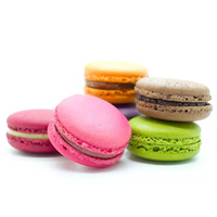 3 macarons