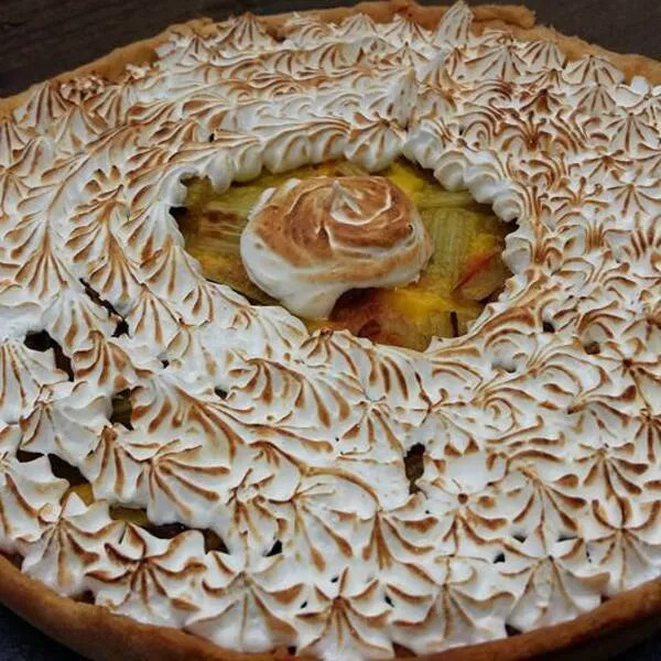 Tarte à la rhubarbe meringuée