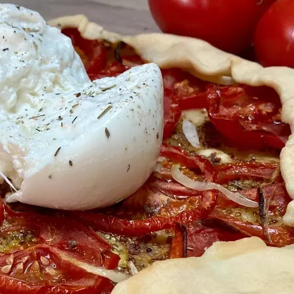 Tarte à la tomate et burrata 