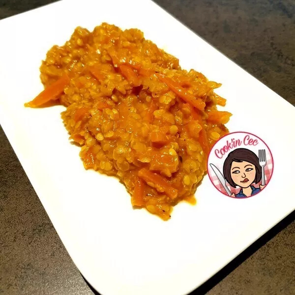 Dahl de lentilles corail aux carottes