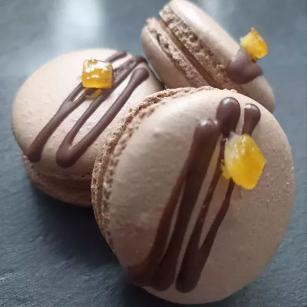 Macarons choco, pain d'épices et oranges confites