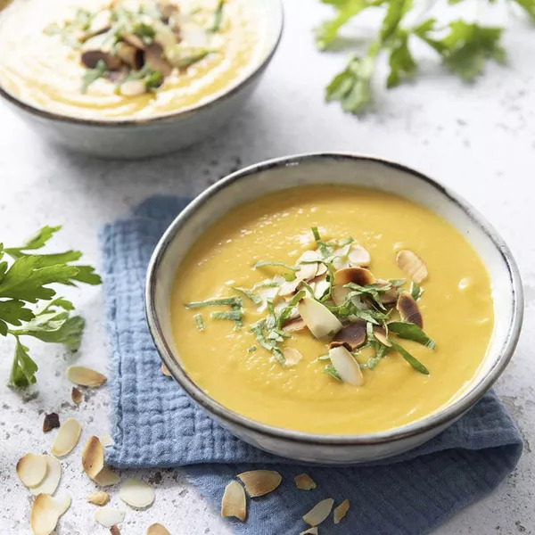 Velouté de butternut curry et amandes