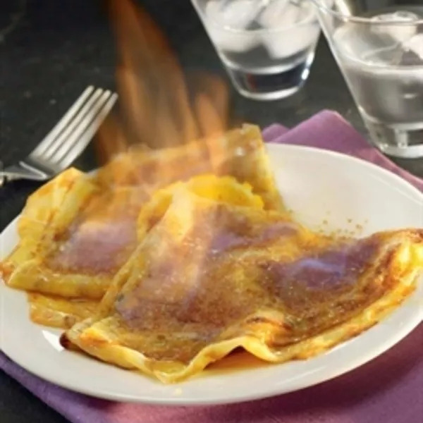 Crêpes Suzette flambées